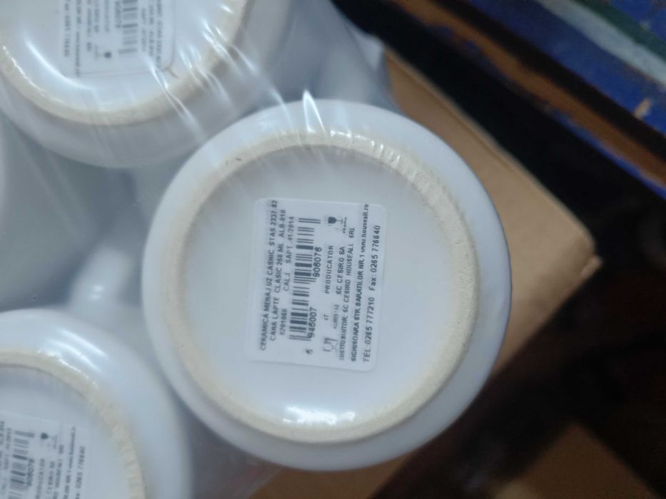 Vand cani albe capacitate 250 ml - 120 de bucati