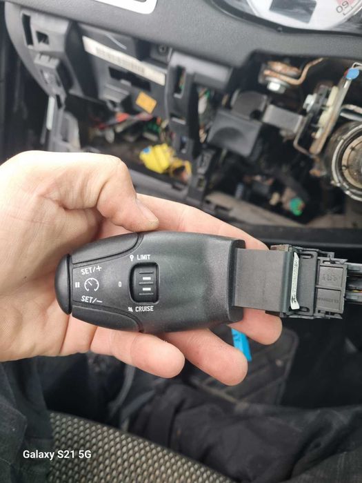 Круиз контрол , лост ,  автопилот Пежо , Ситроен , Рено