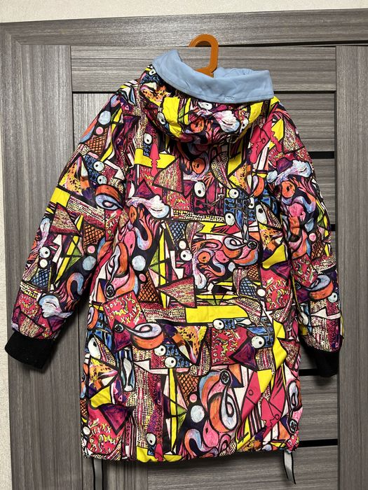 Продам куртку для девочки