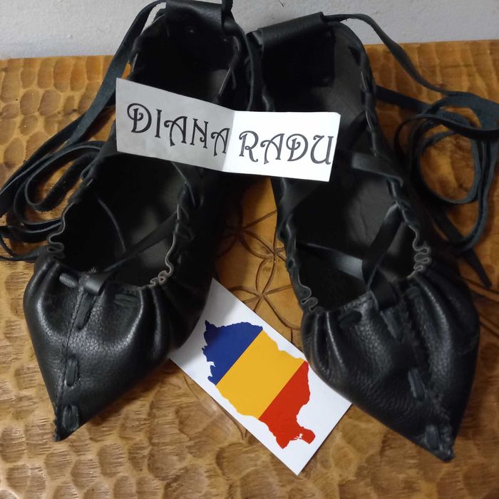 Opinci traditionale din piele naturala