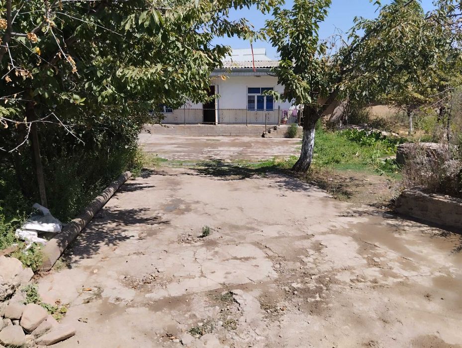 Уй сотилади Ангрен