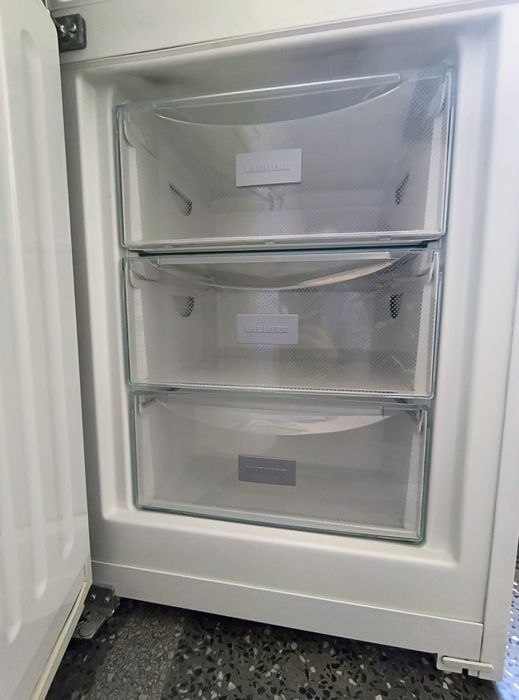 Liebherr хладилник с долна камера  Либхер - повредена платка