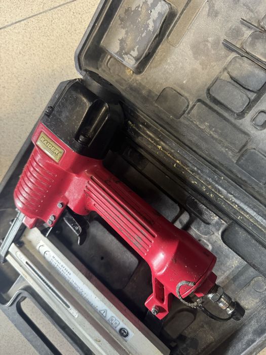 Пневматичен такер Raider sf5040