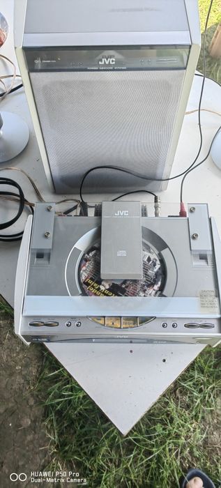 Jvc cd radio cu subwofer si boxe