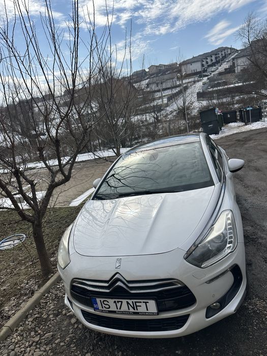 DS 5 2.0 hybrid 4 x 4