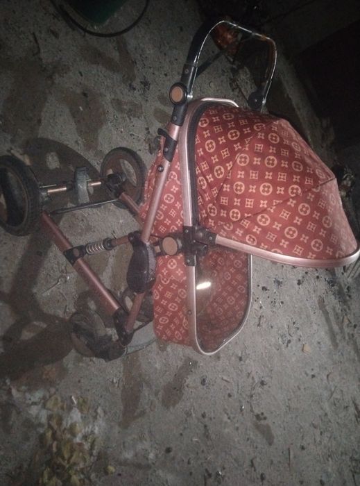 Продам коляску в отл