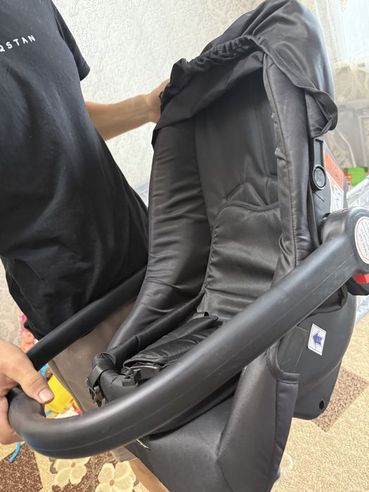 Продам новое автокресло
