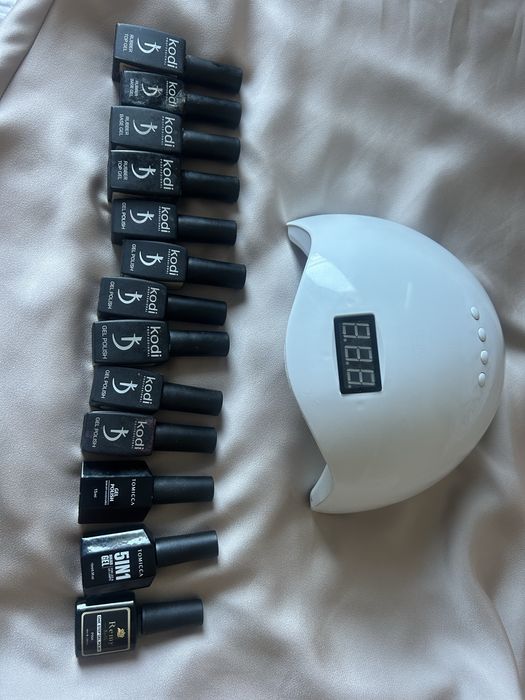 Гел лакове и лампа