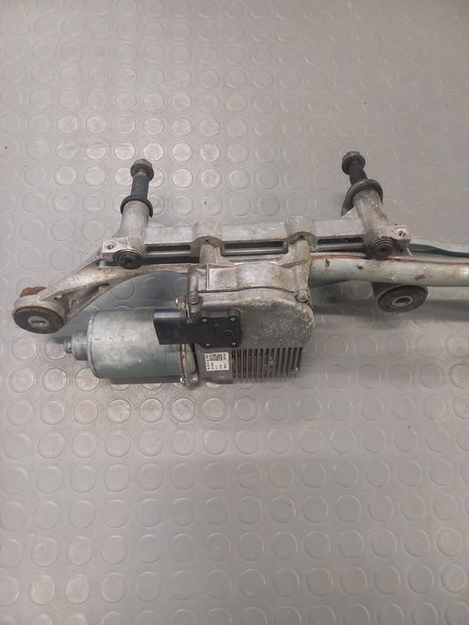 Моторче чистачки Audi Q7