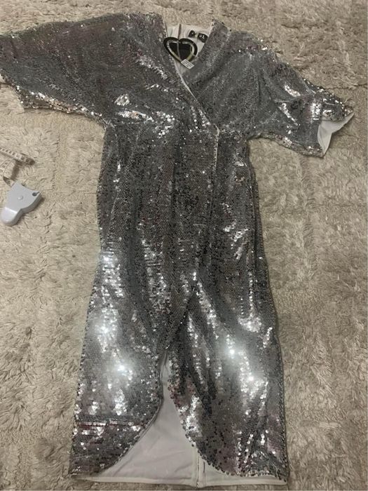 Rochie ocazie noua cu eticheta  paiete ,argintie