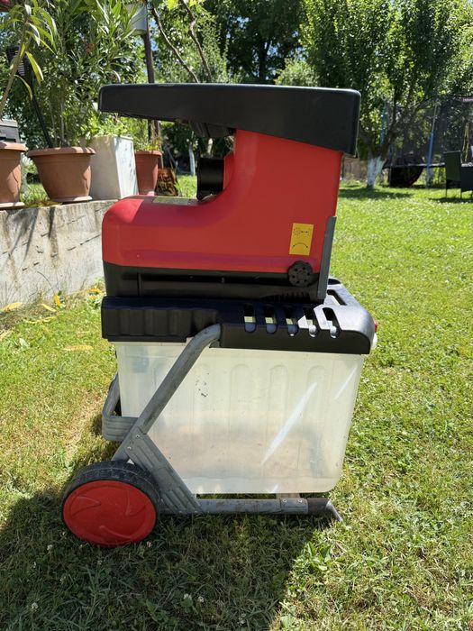 Валцова самопридърпваща дробилка 2800W