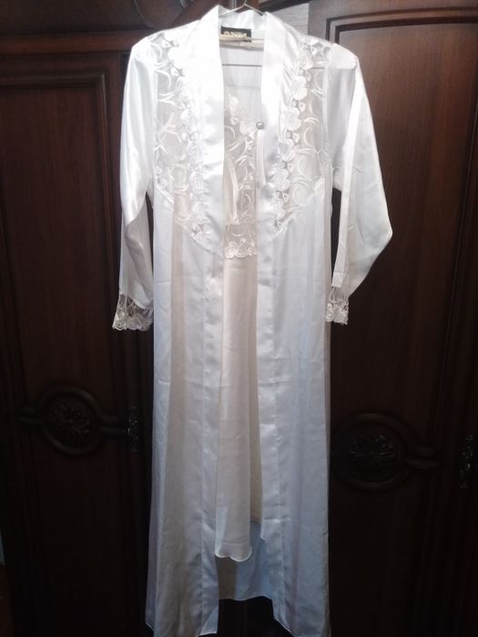 Новый Женская пеньюар.