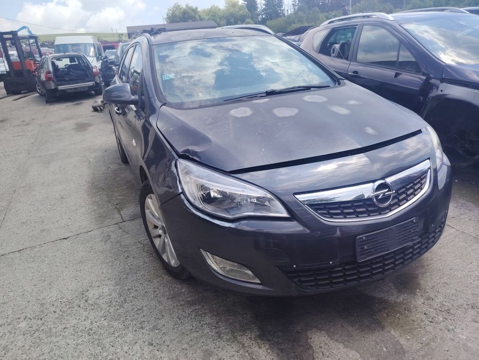 Piese din dezmembrari Față completă, motor, Opel Astra j