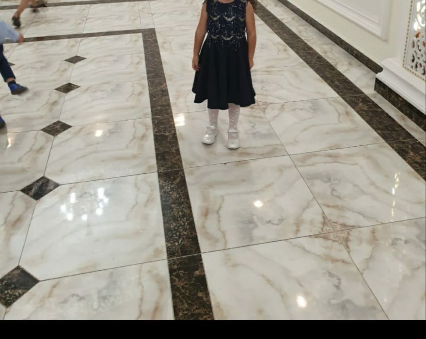 Платье нарядное очень красивая