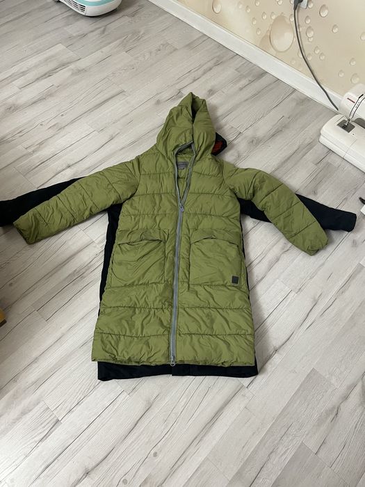 Продам куртку женскую