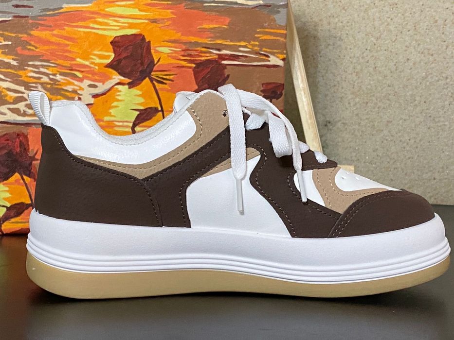 Продам кроссовки