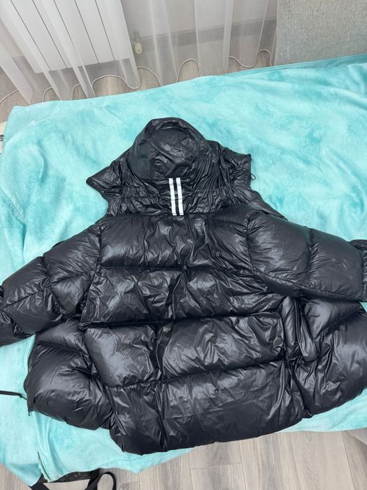 Продам пуховик Canada Goose