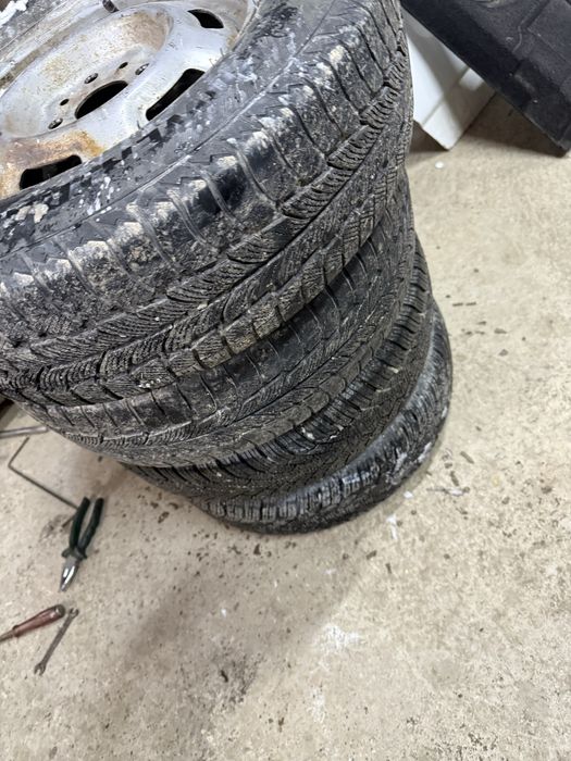 Зимни 175/70/13 без камер бәрі жел ұстап тұр