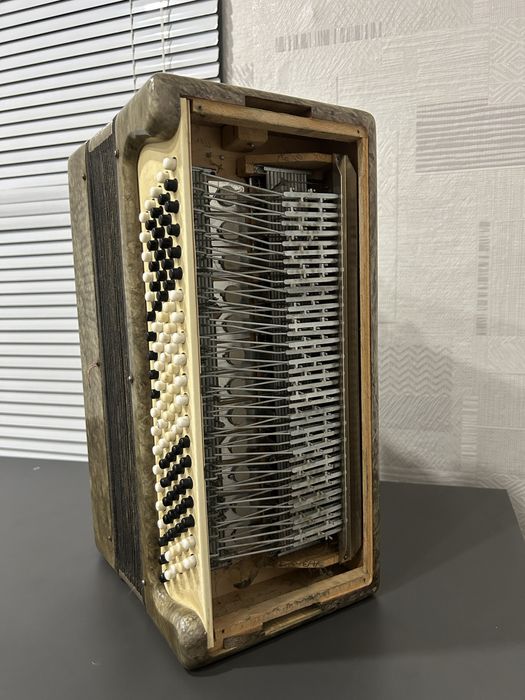 Продам два баяна