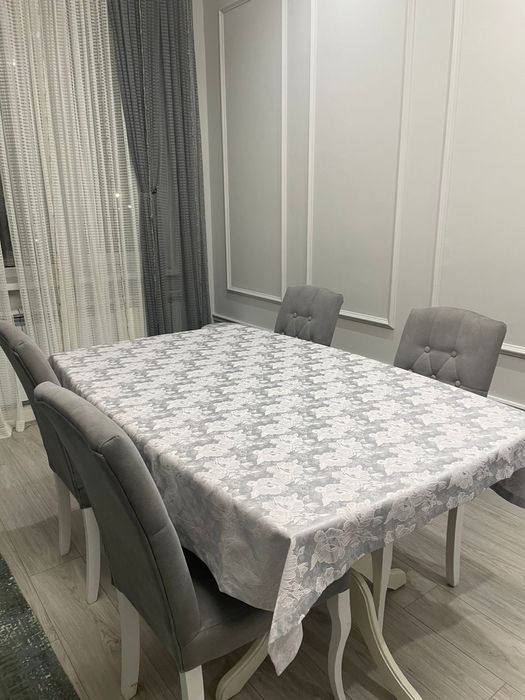 Стол со стульями