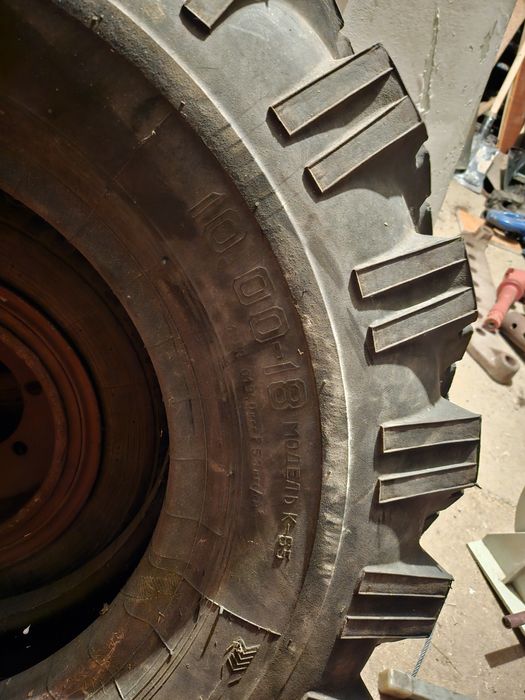 Продам покрышку 10 00 18