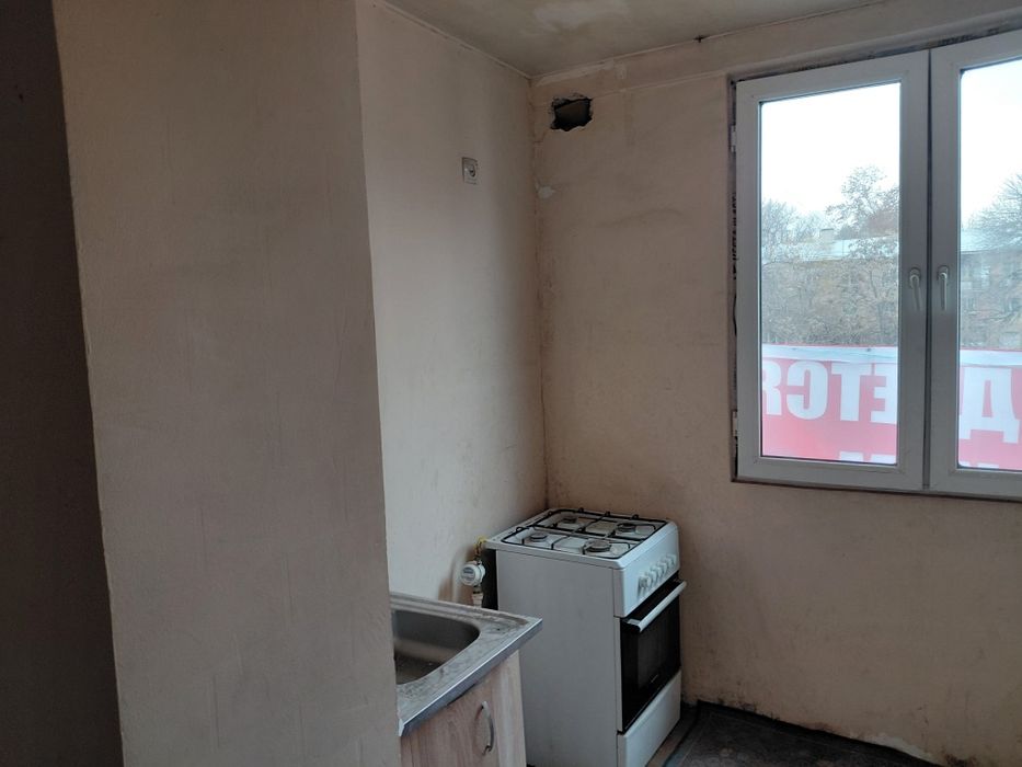 Срочна сотилади. 1/4/5. Фарход бозори . Ширин