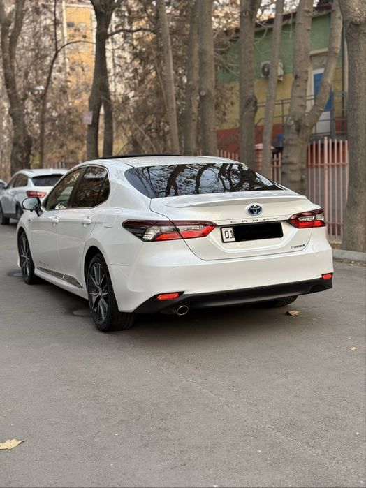 Продаю свою Toyota Camry 70 гибрид 2.5 литра