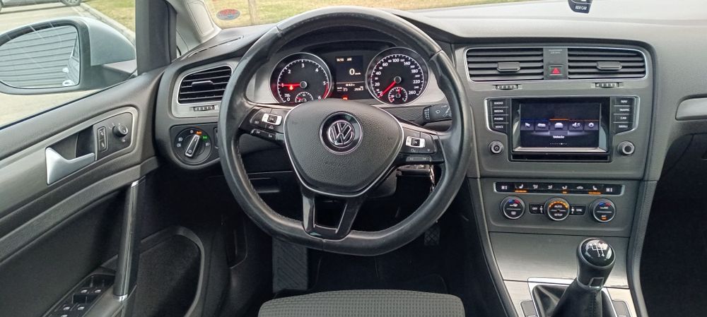 Vând VW Golf 7 2014 înmatriculat cu fiscal 1.6 Tdi Stare foarte buna .
