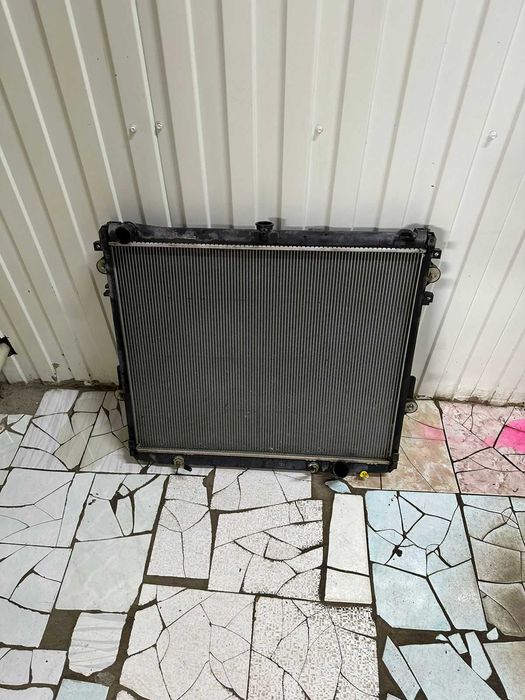 Радиатор охлаждения двигателя от