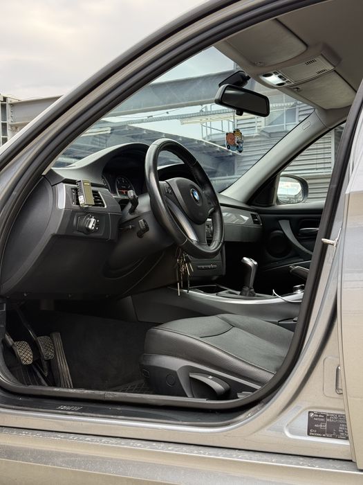 BMW 3 Series 2010 — imagine 4