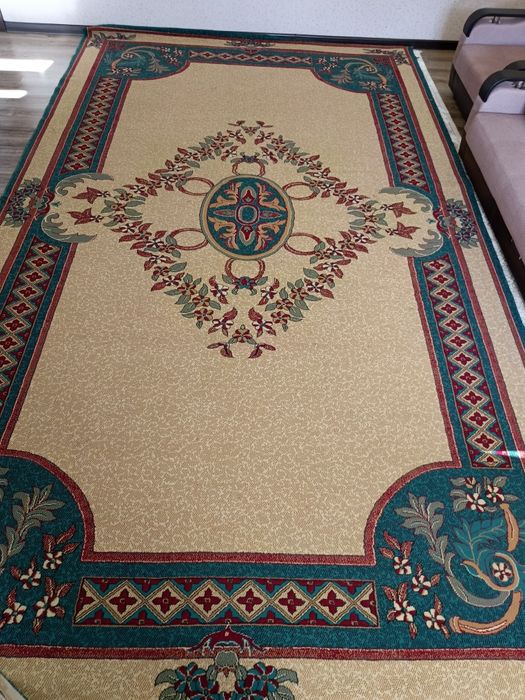 Продам ковёр в отличном состоянии