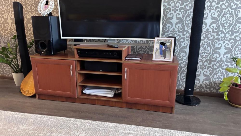 продам люстру и тв тумбу