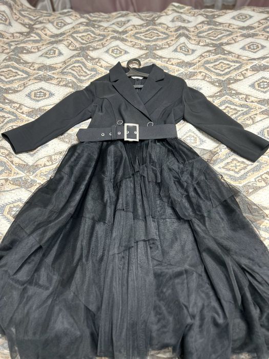 Продаю платье женское