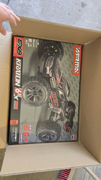 Arrma Kraton EXB 1/8 scale чисто нова