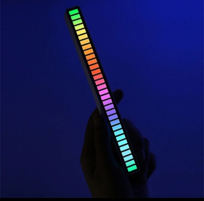 Bară led RGB cu activare sonoră.