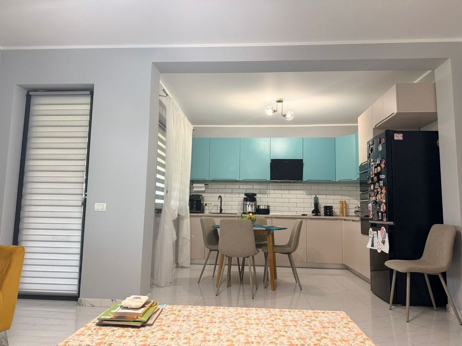 Casă tip duplex mobilată