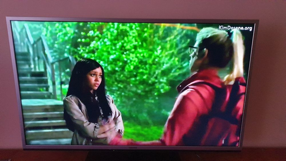 Tv  smart  led toshiba 3D 120cm