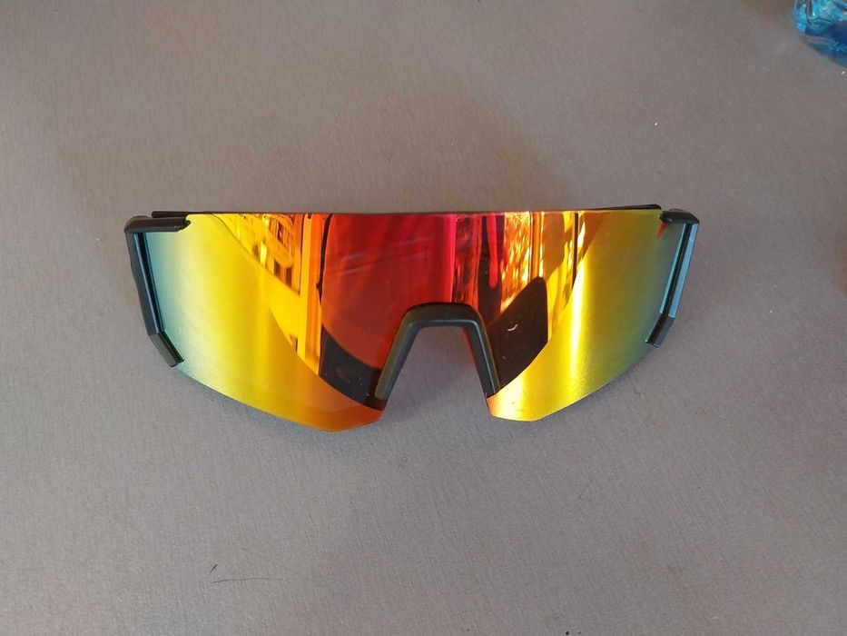 Спортни слънчеви очила с огледални стъкла – UV400 защита