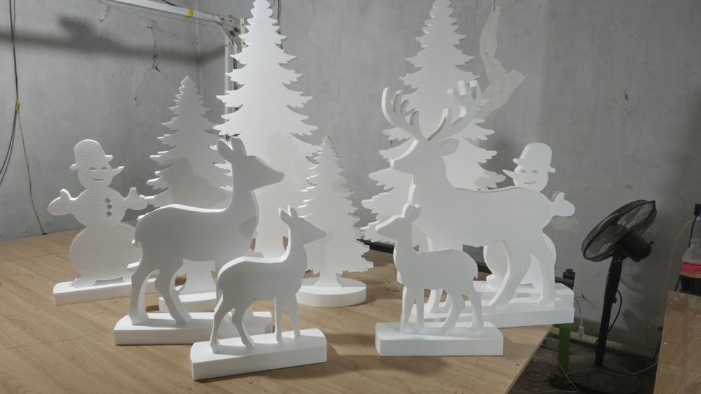 Новогодний декор из пенопласта