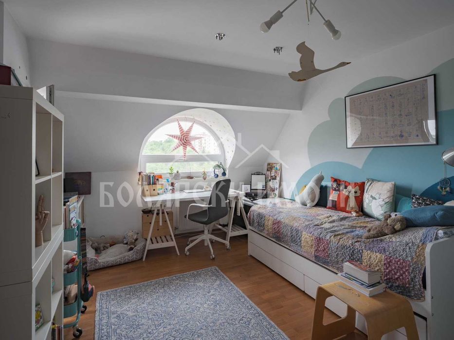 Продава се Четиристаен апартамент в Велико Търново, Колю Фичето - 126 кв.м за 1588 €/кв.м - Снимка #11