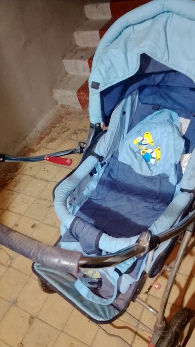 Коляска для малышей