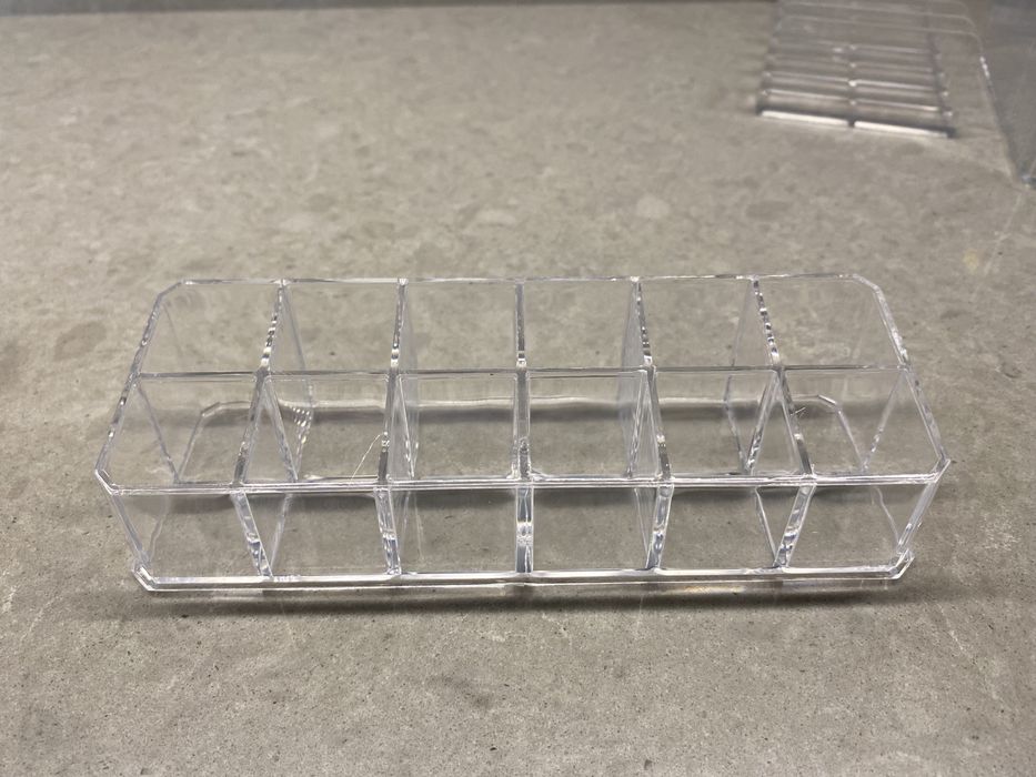 Органайзери за гримове