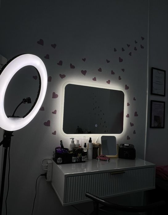 Продам зеркало и комод