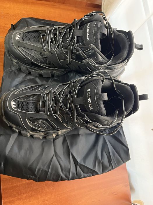 Balenciaga track ca noi