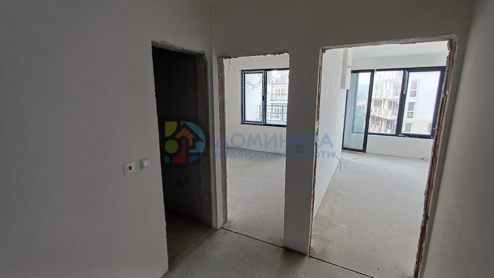 Продава се Тристаен апартамент в Царево - 109 кв.м за 596 €/кв.м - Снимка #2