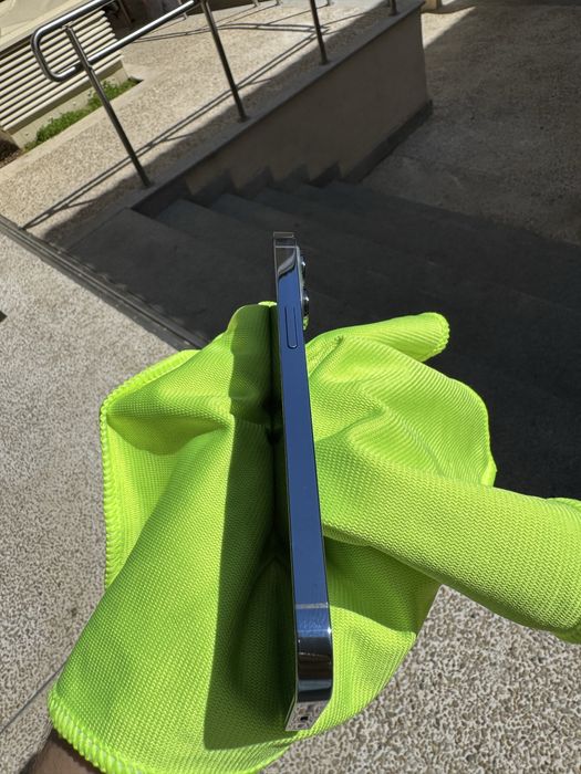 iPhone 13 PRO син 256 GB + 5 кейса и протектор