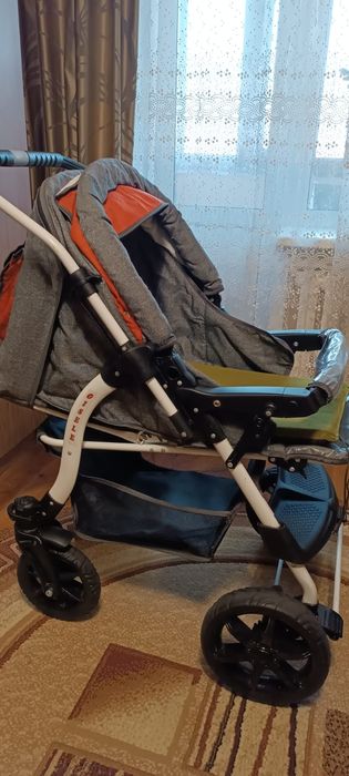 Продам детскую коляску