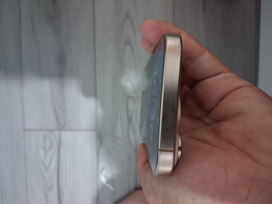 Iphone 16 pro 128 GB Gold, baterie100% impecabil
