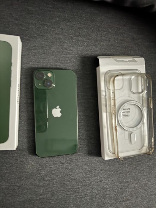 Iphone 13 culoarea Verde