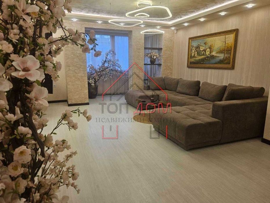 Дава се под наем Тристаен апартамент в Варна, Гръцка махала - 100 кв.м за 1450 € - Снимка #1